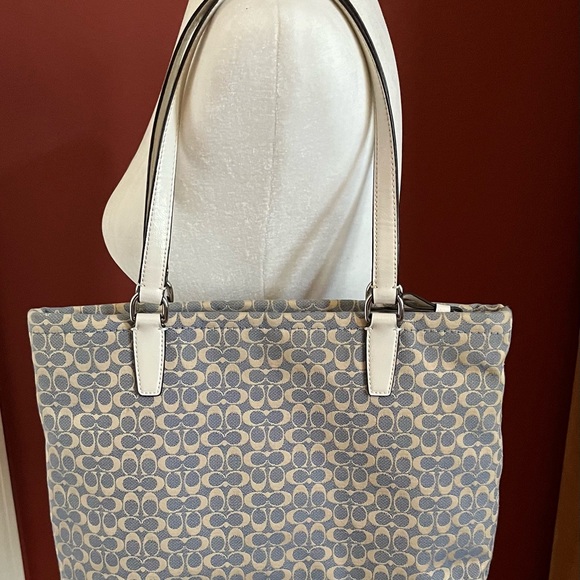 Coach, shoulder bag, fabric, and Patent leather - Picture 2 of 8